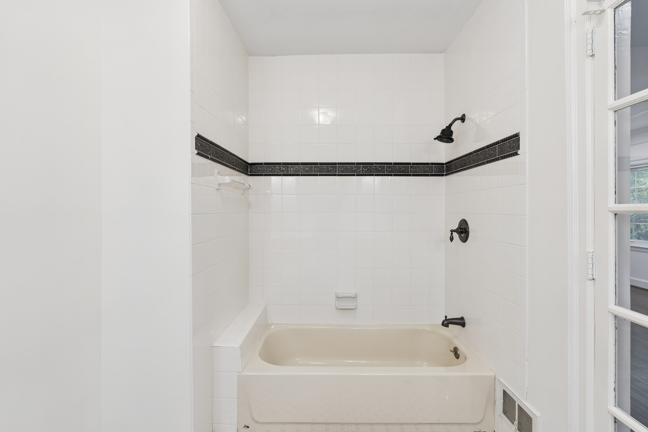  Beautiful Sandy Springs Home Offers Exceptional Space and Flexible Living - 物件實景