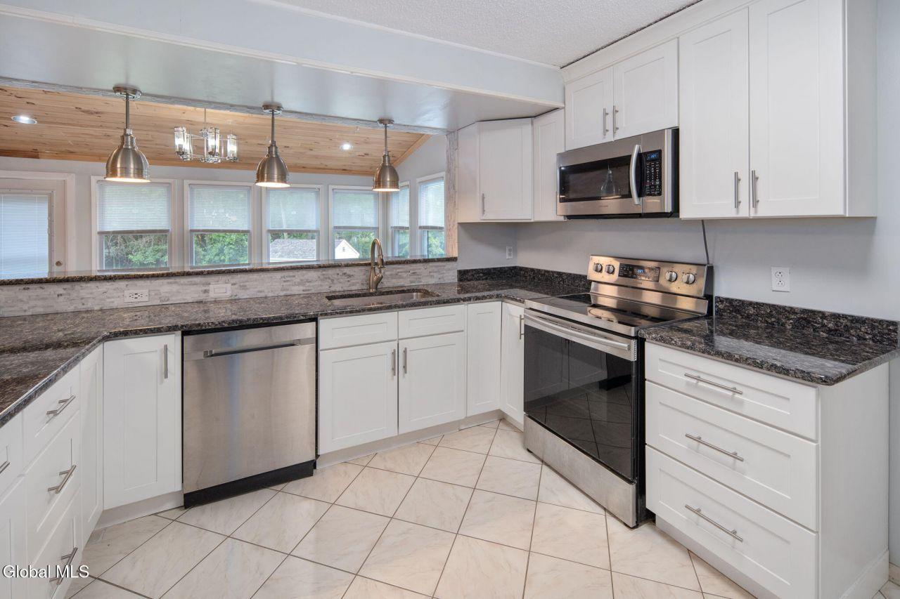 Guilderland, New York, 12303, United States, 4 Bedrooms Bedrooms, ,3 BathroomsBathrooms,Residential,For Sale,1891767