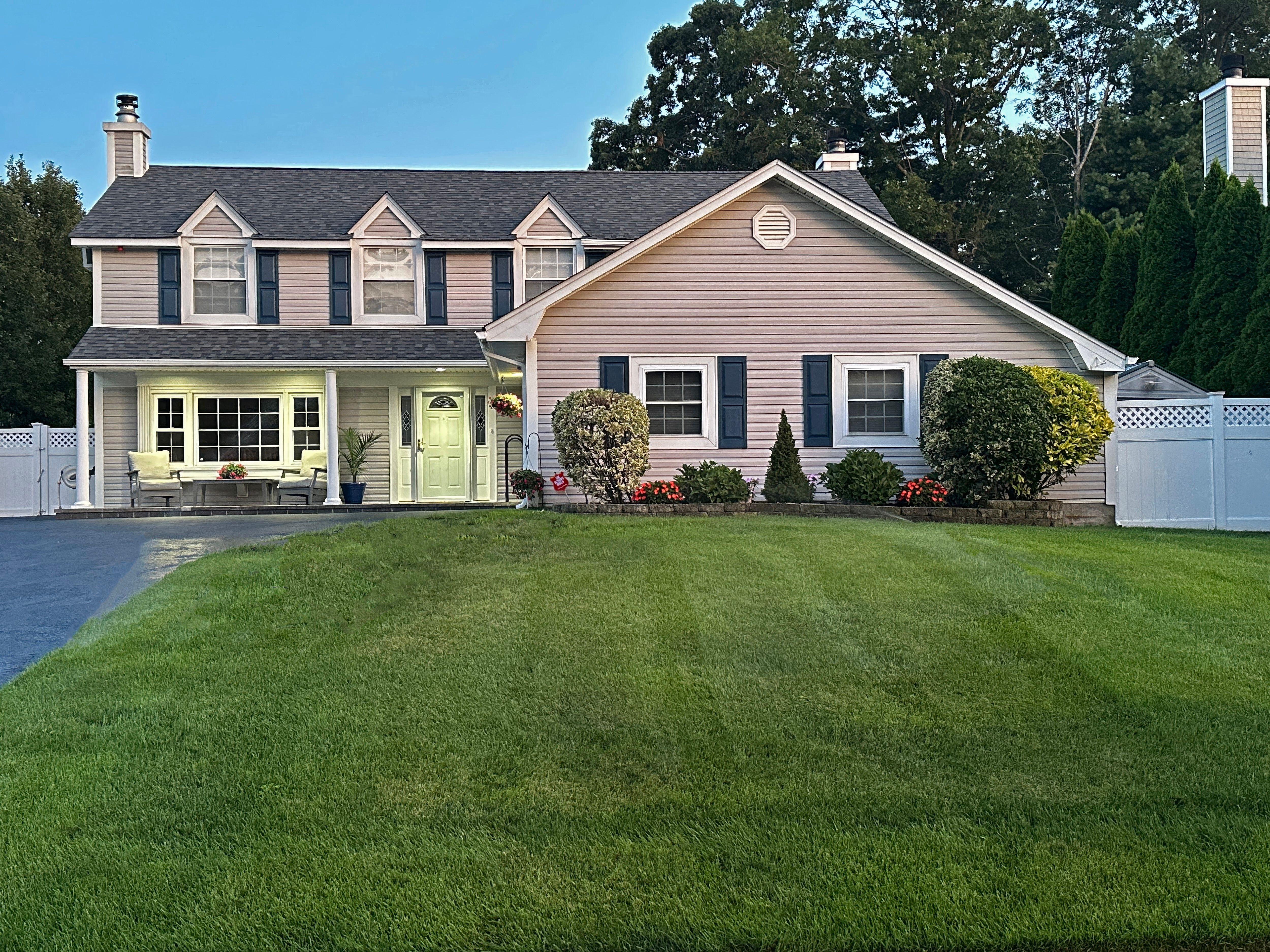  16 Sussex Lane, Lake Grove, NY, 11755 - 物件實景