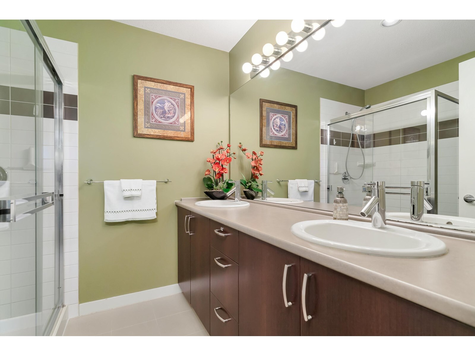 SURREY, British Columbia, V3Z 1P4, CA, 2 Bedrooms Bedrooms, ,2 BathroomsBathrooms,Residential,For Sale,1950245