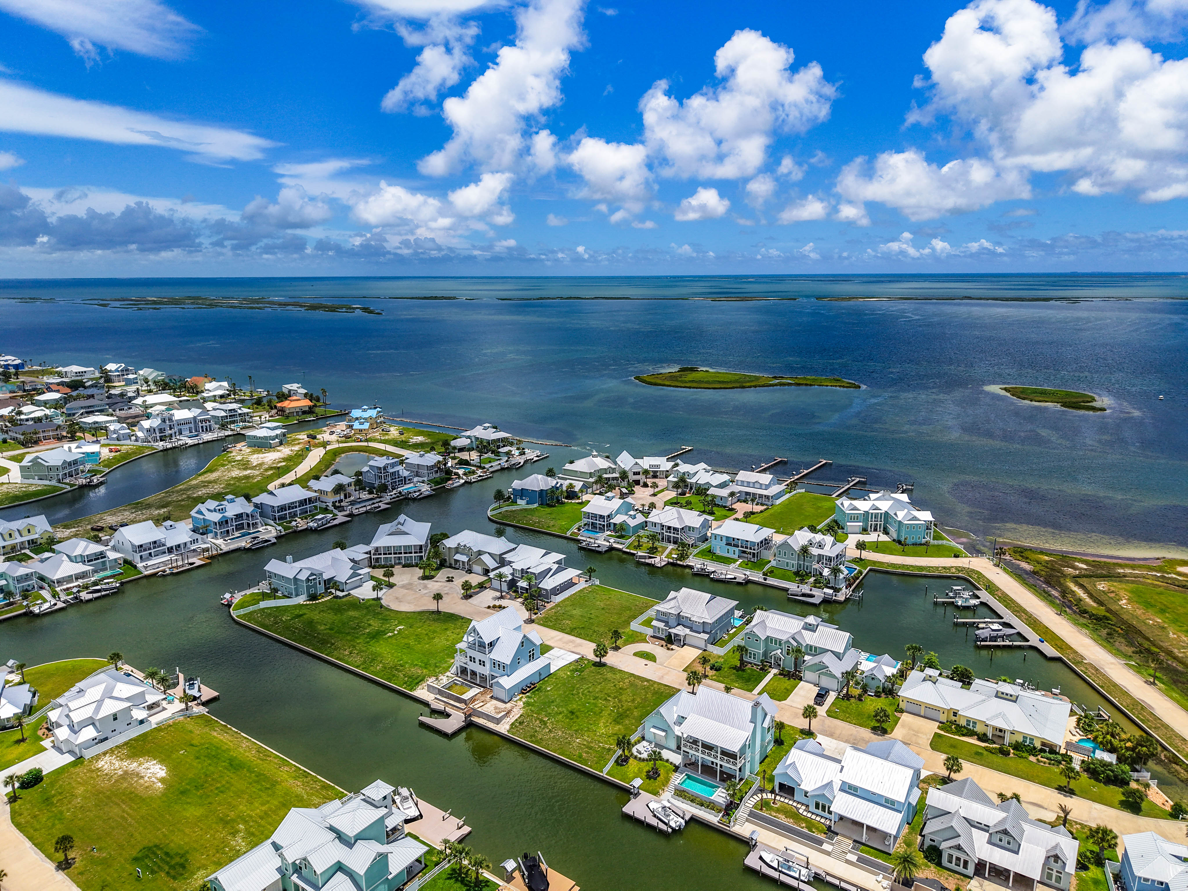  Scenic Rockport Canal-Front Lot - 物件實景