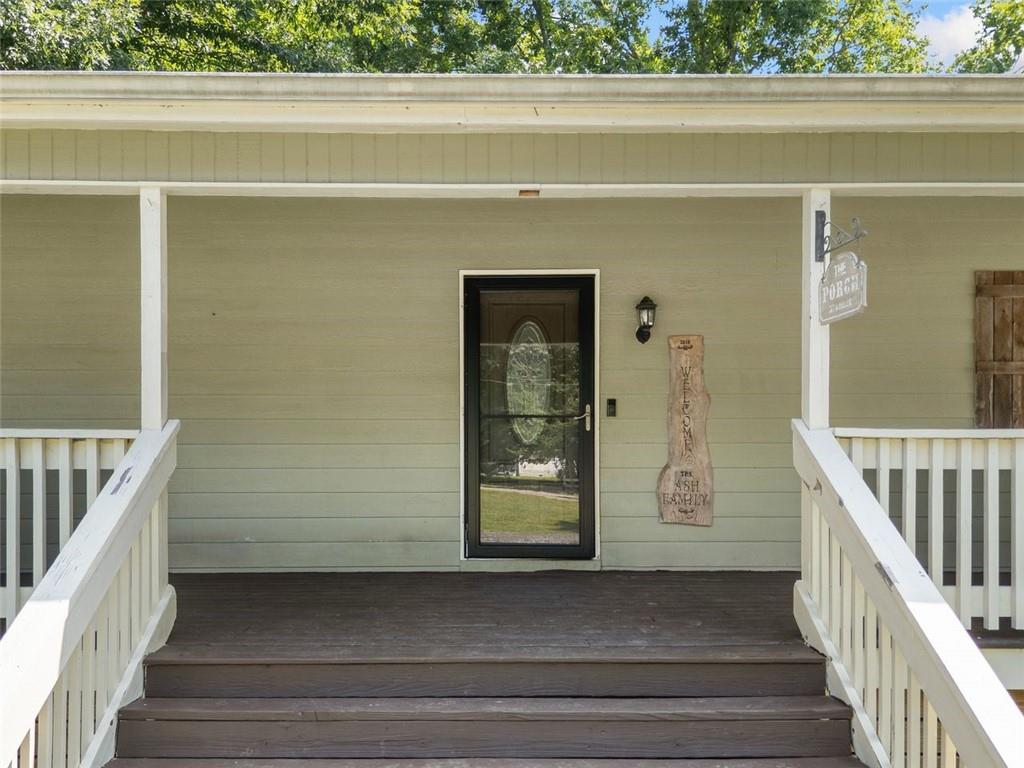 Cumming, Georgia, 30040, United States, 5 Bedrooms Bedrooms, ,2 BathroomsBathrooms,Residential,For Sale,1891506