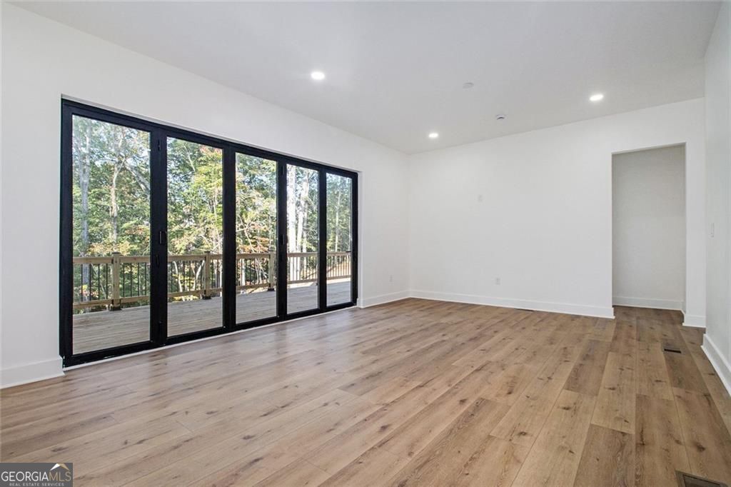 Dawsonville, Georgia, 30534, United States, 5 Bedrooms Bedrooms, ,7 BathroomsBathrooms,Residential,For Sale,1952234