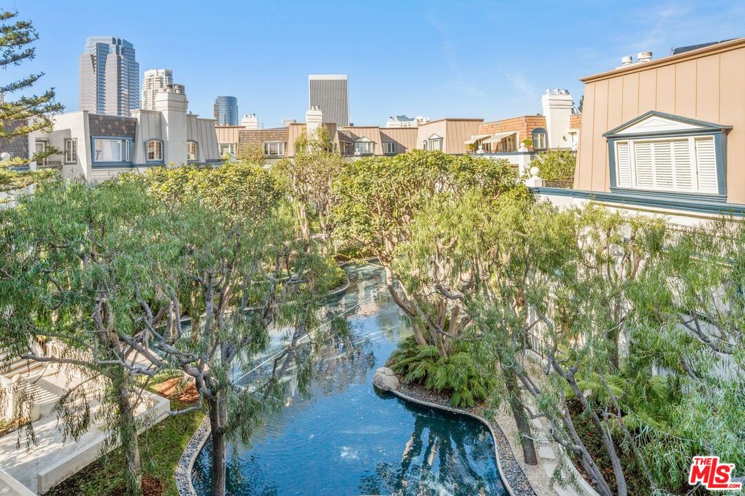 Los Angeles, California, 90067, United States, 3 Bedrooms Bedrooms, ,5 BathroomsBathrooms,Residential,For Sale,1924921