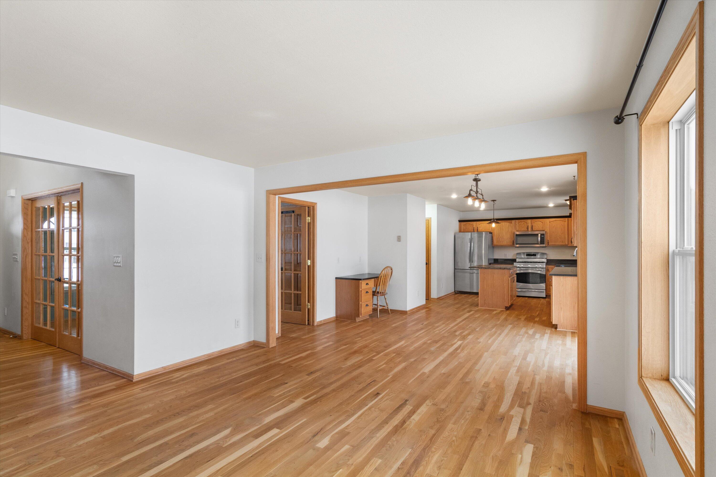 Oak Creek, Wisconsin, 53154, United States, 4 Bedrooms Bedrooms, ,4 BathroomsBathrooms,Residential,For Sale,2007520