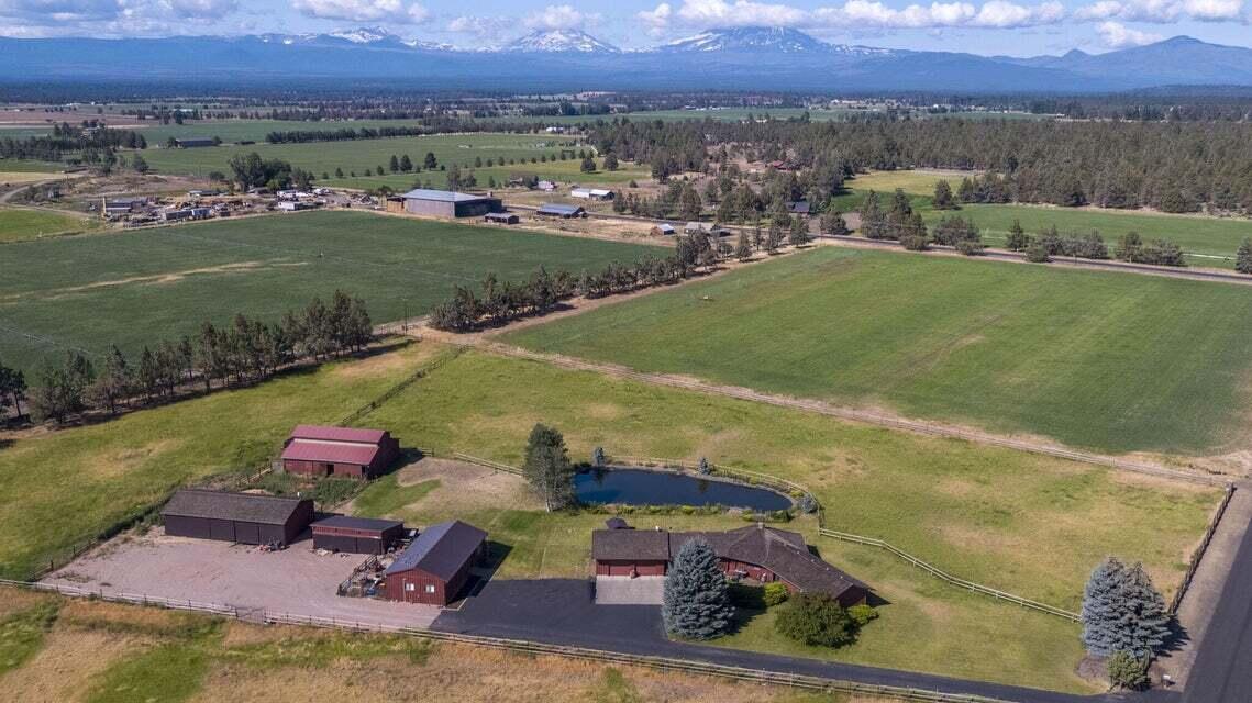Sisters, Oregon, 97759, United States, 3 Bedrooms Bedrooms, ,3 BathroomsBathrooms,Residential,For Sale,1917351