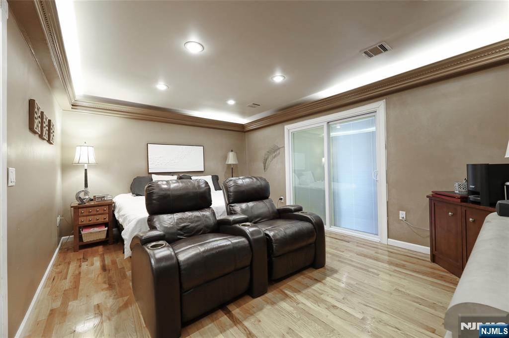 North Arlington, New Jersey, 07031, United States, 6 Bedrooms Bedrooms, ,4 BathroomsBathrooms,Residential,For Sale,1974124