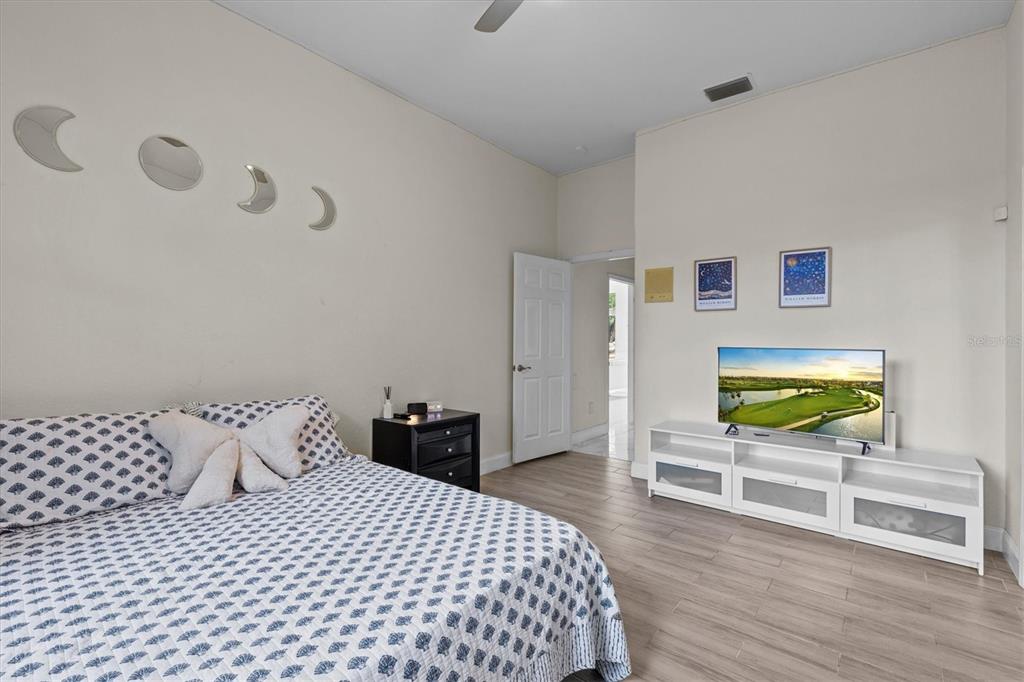 Tarpon Springs, Florida, 34689, United States, 5 Bedrooms Bedrooms, ,4 BathroomsBathrooms,Residential,For Sale,1901720
