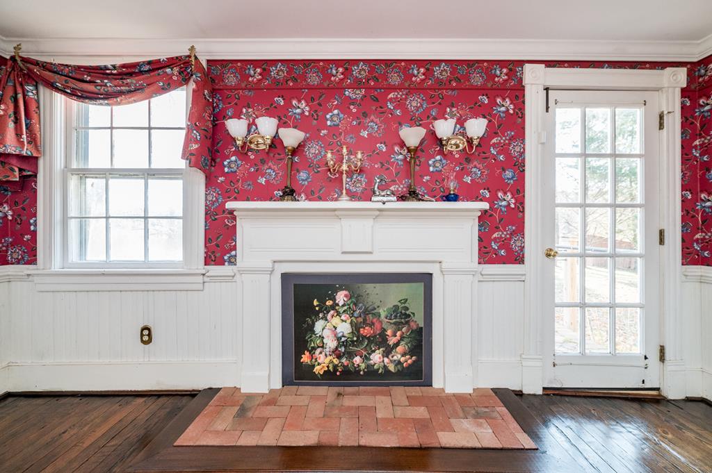 Gladstone, Virginia, 24553, United States, 2 Bedrooms Bedrooms, ,3 BathroomsBathrooms,Residential,For Sale,1801493