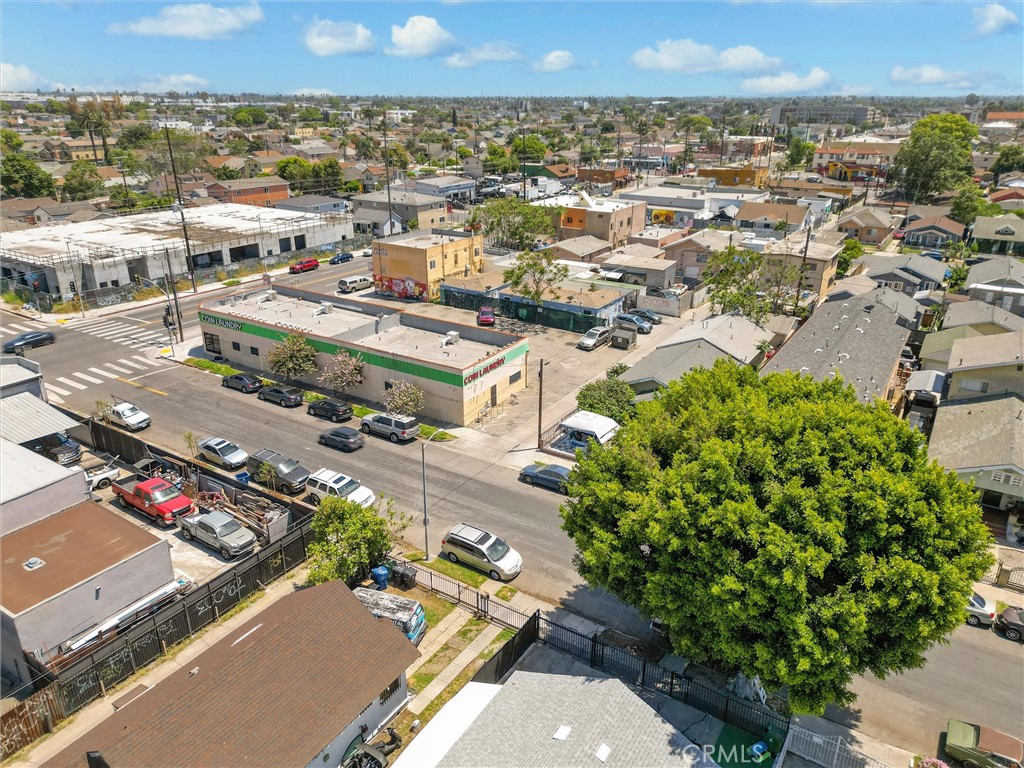 Los Angeles, California, 90003, United States, 5 Bedrooms Bedrooms, ,3 BathroomsBathrooms,Residential,For Sale,1935114
