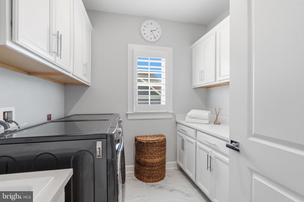Aldie, Virginia, 20105, United States, 5 Bedrooms Bedrooms, ,7 BathroomsBathrooms,Residential,For Sale,2048550