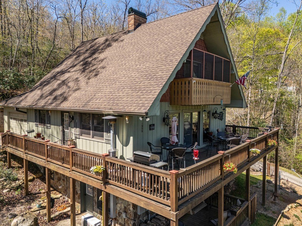 Hayesville, North Carolina, 28904, United States, 3 Bedrooms Bedrooms, ,3 BathroomsBathrooms,Residential,For Sale,1834730