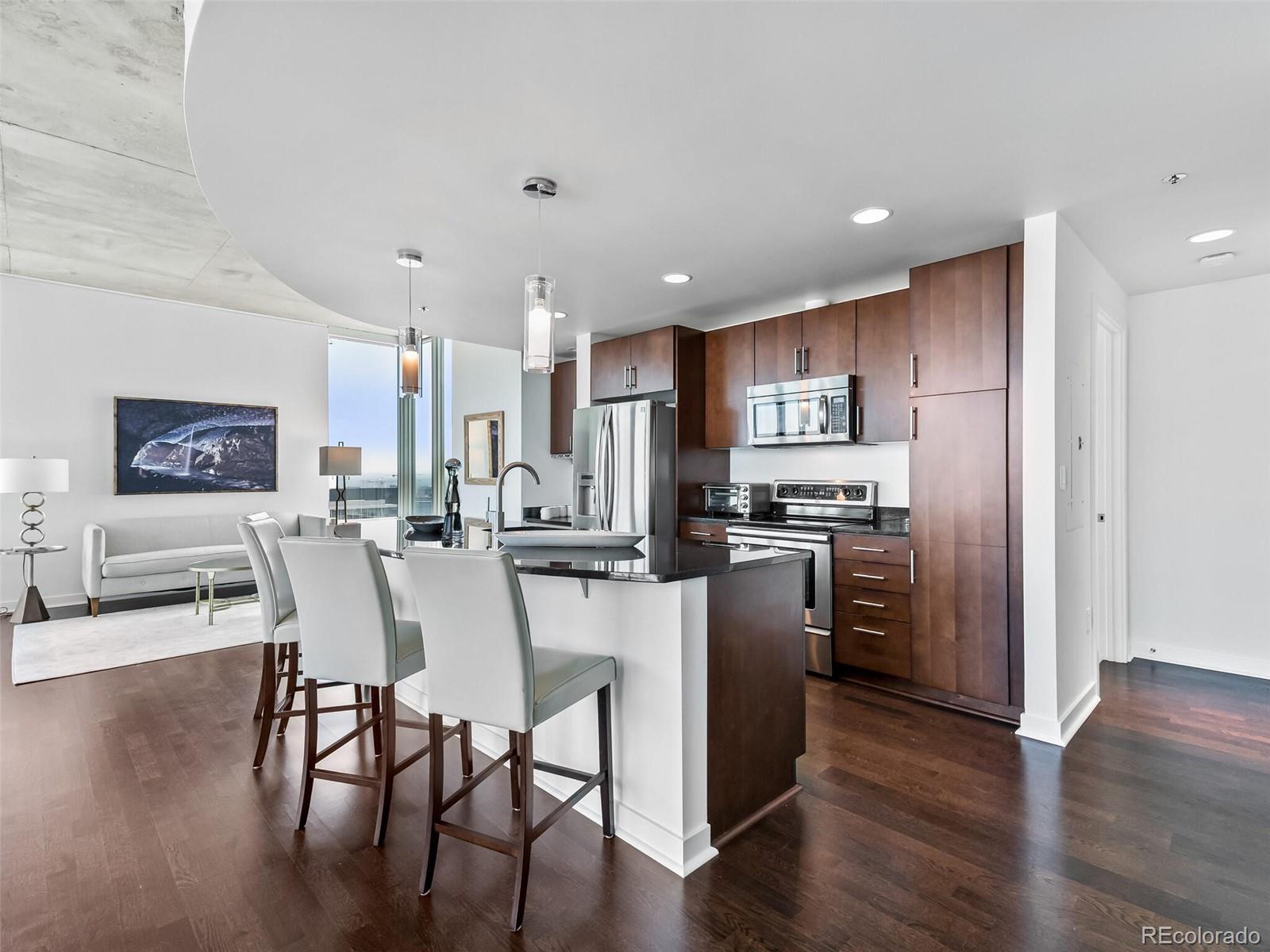 Denver, Colorado, 80202, United States, 2 Bedrooms Bedrooms, ,3 BathroomsBathrooms,Residential,For Sale,1989378