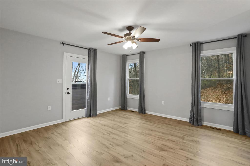 Front Royal, Virginia, 22630, United States, 3 Bedrooms Bedrooms, ,3 BathroomsBathrooms,Residential,For Sale,1996809