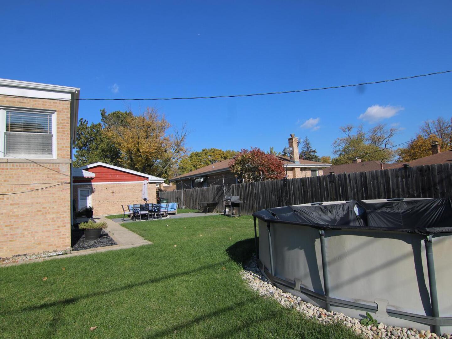 Niles, Illinois, 60714, United States, 5 Bedrooms Bedrooms, ,Residential,For Sale,1990948