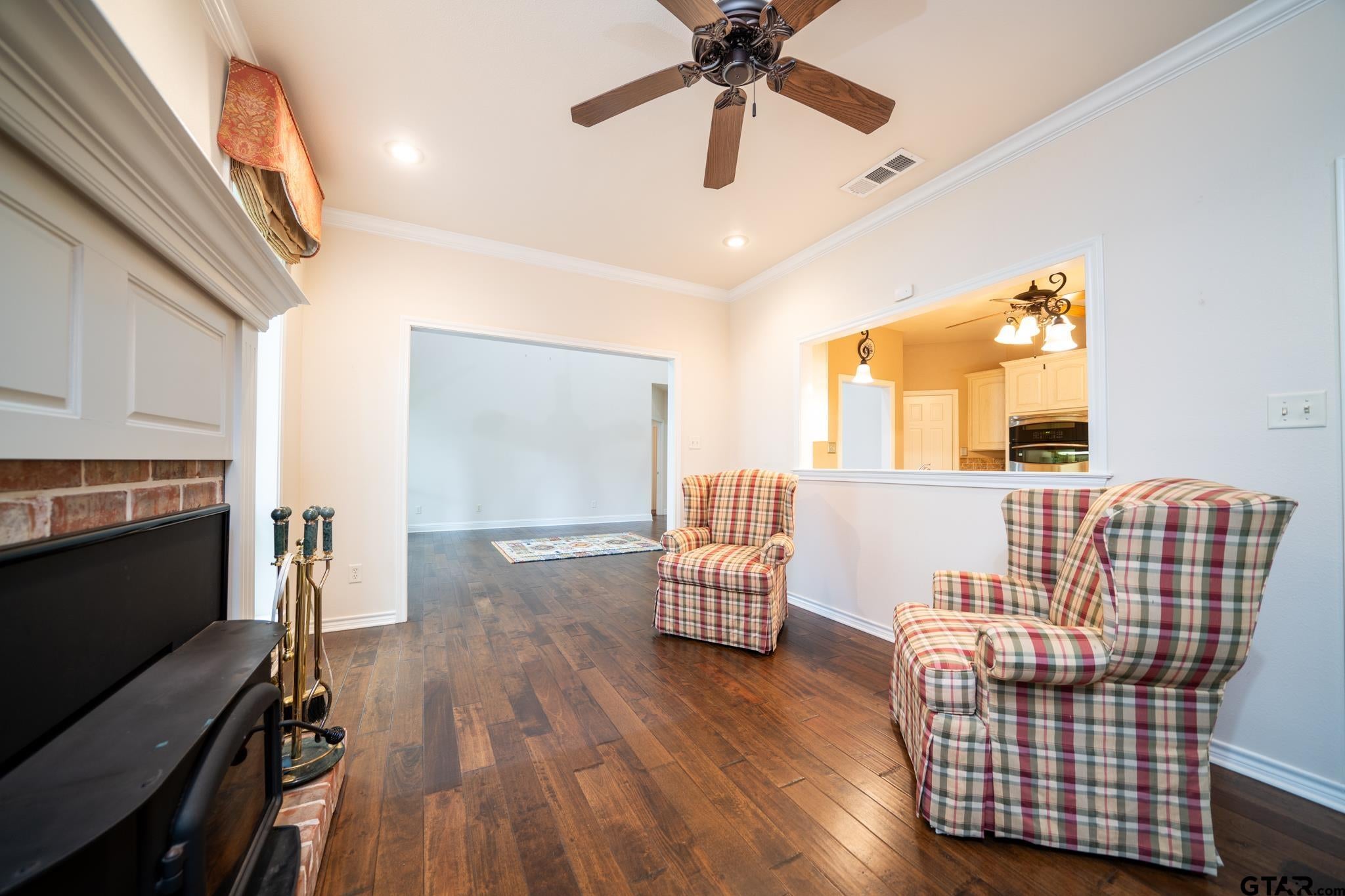 Pittsburg, Texas, 75686, United States, 4 Bedrooms Bedrooms, ,3 BathroomsBathrooms,Residential,For Sale,1839930