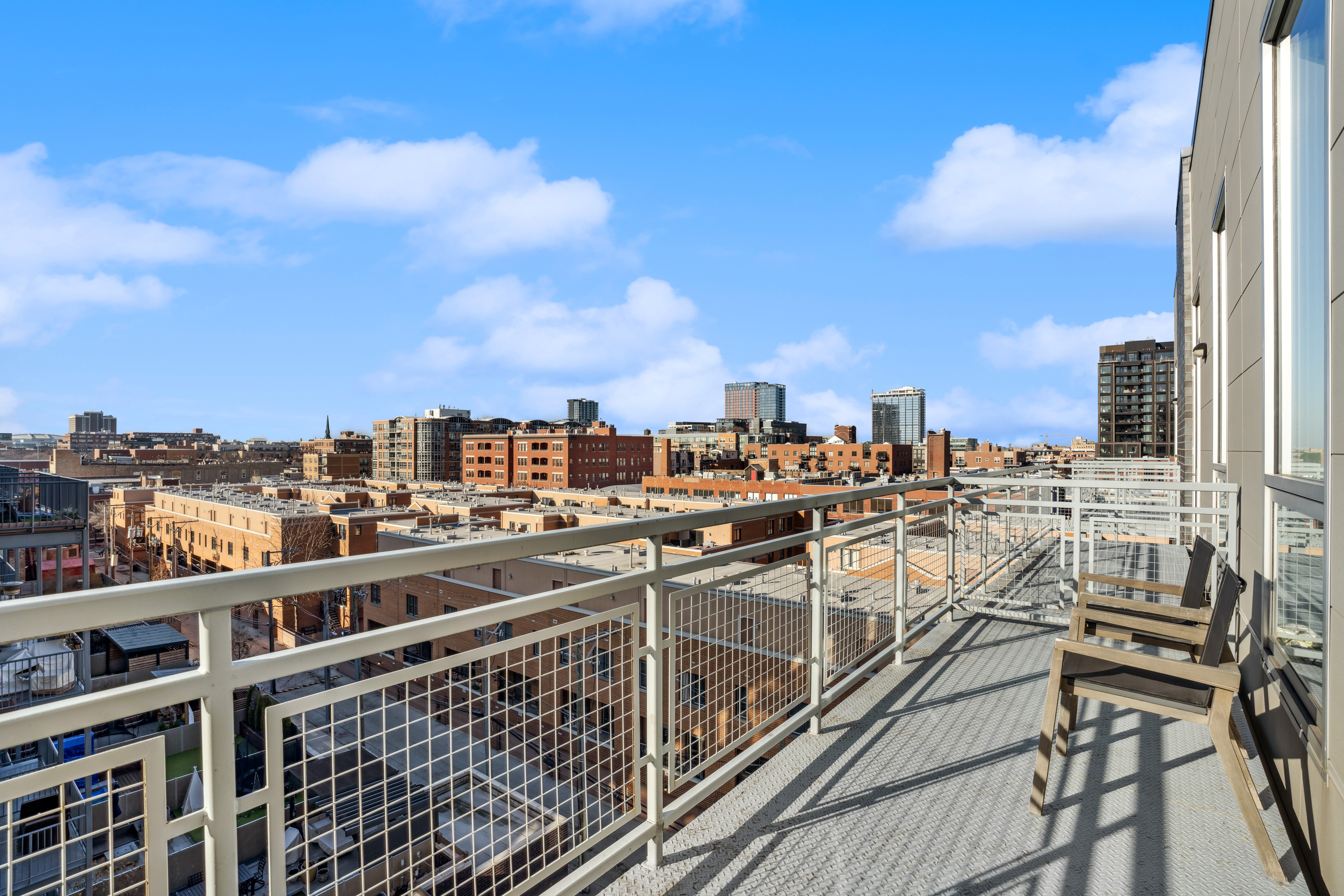  Perfect Combination of Location, Views and Modern Elegance - 物件實景