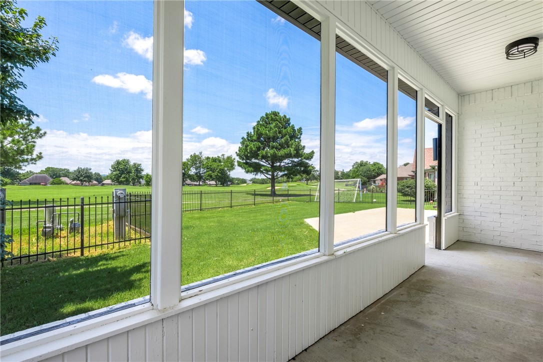 Fayetteville, Arkansas, 72701, United States, 4 Bedrooms Bedrooms, ,3 BathroomsBathrooms,Residential,For Sale,1907520