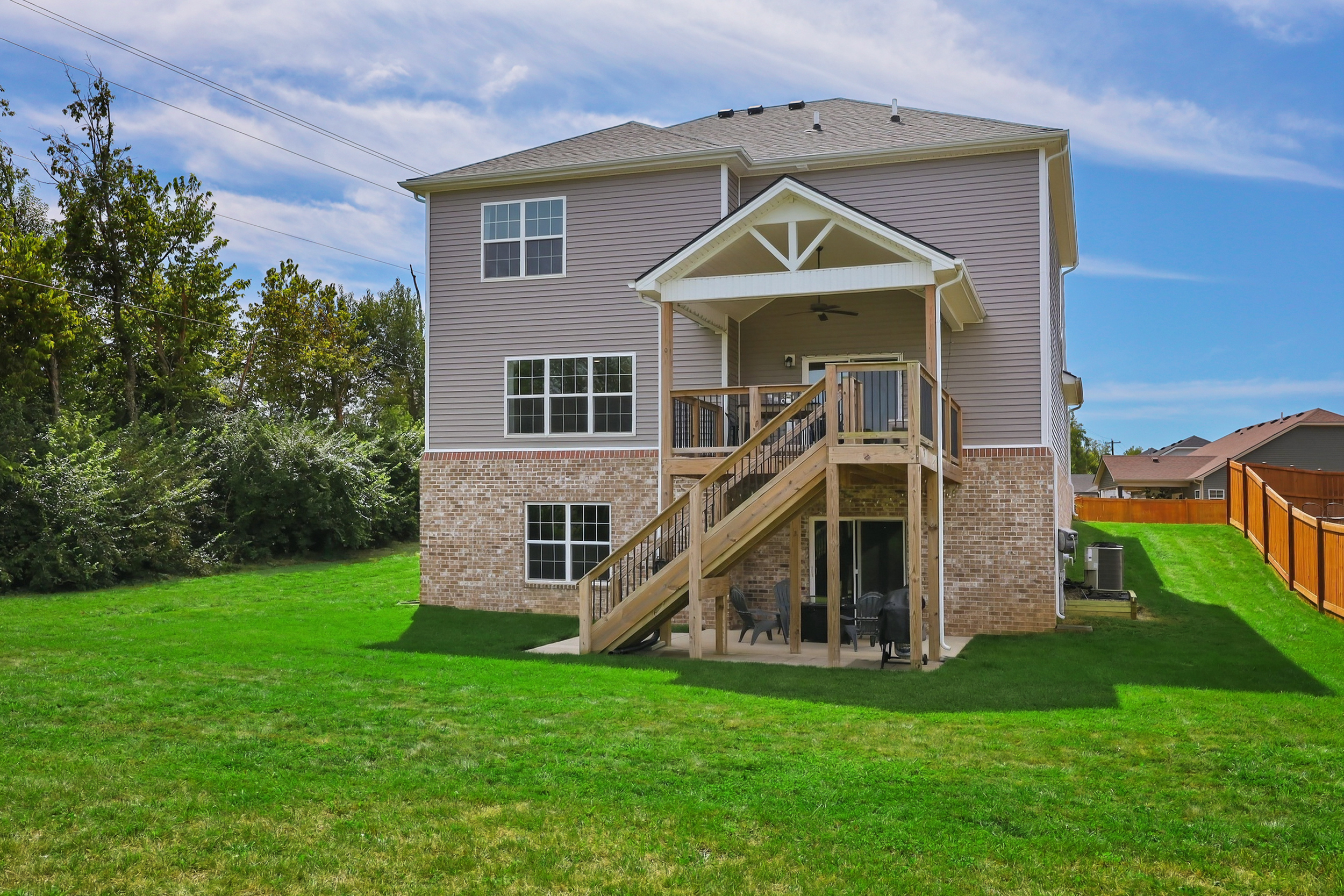  141 Meadowcrest Drive - 物件實景
