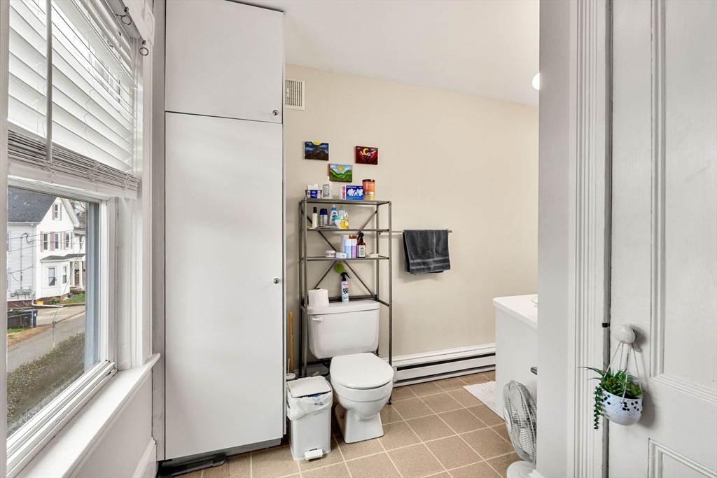 Marlborough, Massachusetts, 01752, United States, 4 Bedrooms Bedrooms, ,2 BathroomsBathrooms,Residential,For Sale,2001797