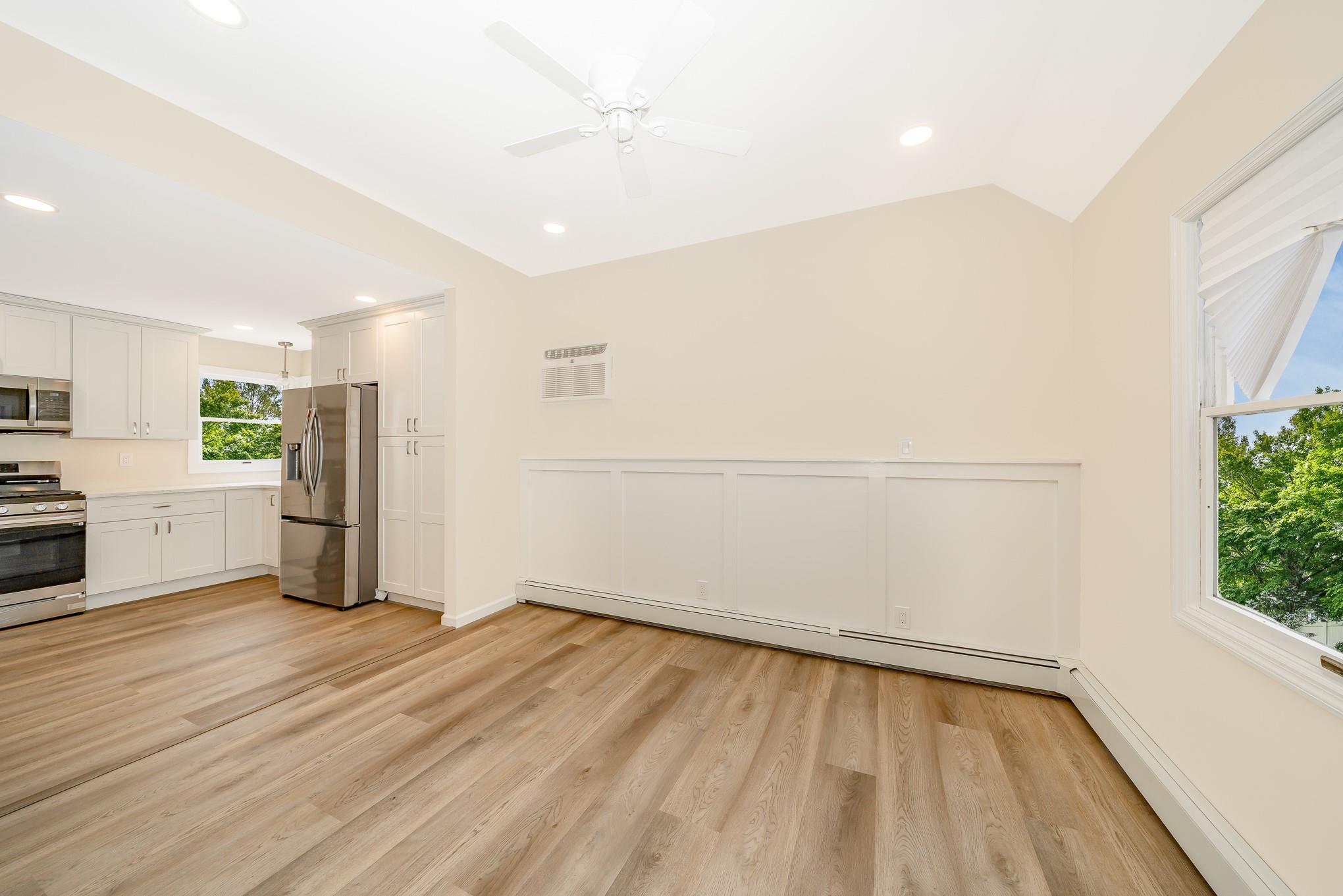 Lindenhurst, New York, 11757, United States, 4 Bedrooms Bedrooms, ,2 BathroomsBathrooms,Residential,For Sale,1899755