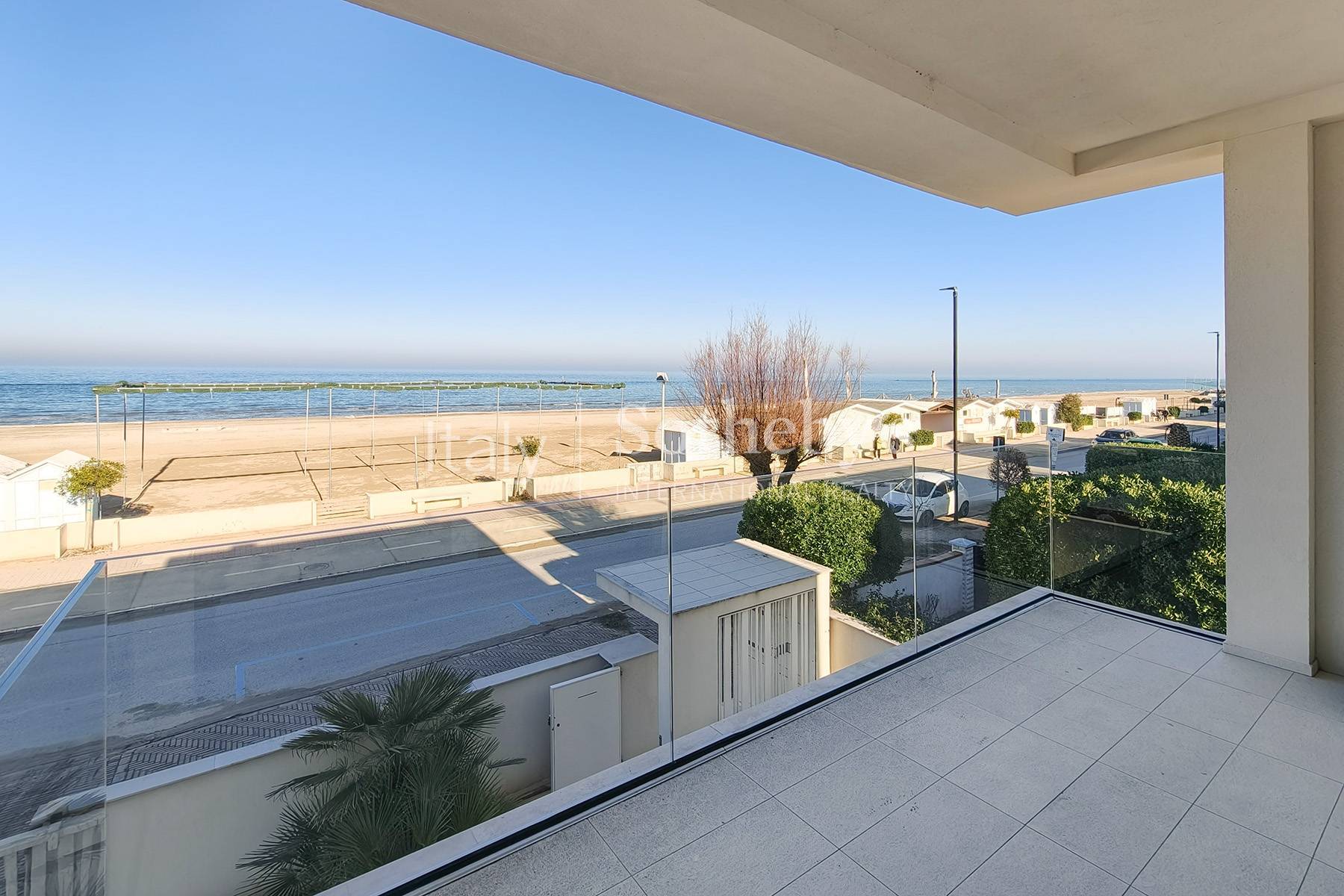  Rare Contemporary Seafront Residence in Le Marche - 物件實景