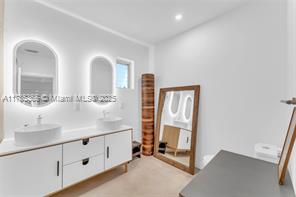 MIAMI SHORES, Florida, 33138, United States, 2 Bedrooms Bedrooms, ,3 BathroomsBathrooms,Residential,For Sale,1876203