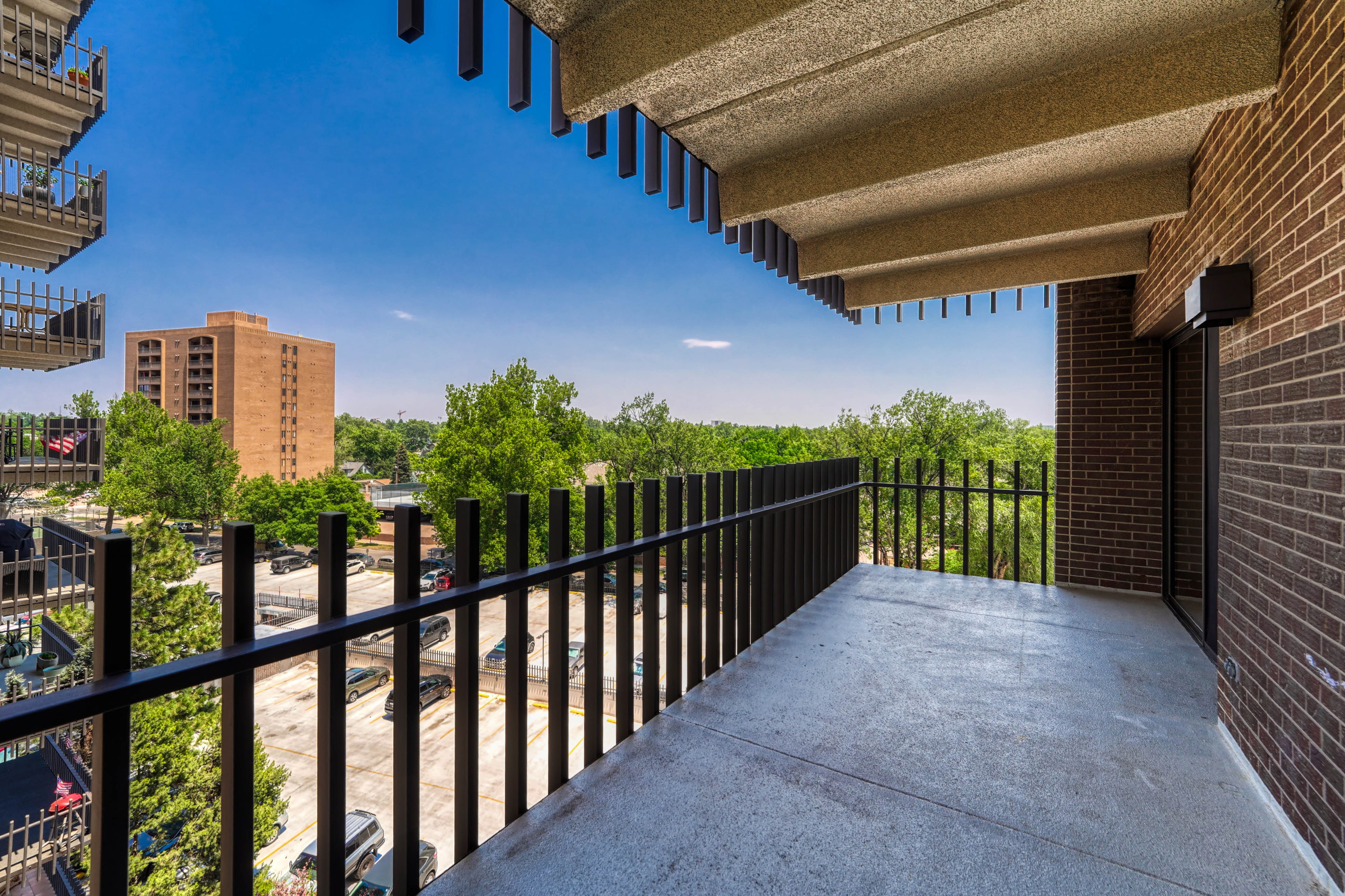  Contemporary Condo Perched on 7th Floor Above Washington Park - 物件實景