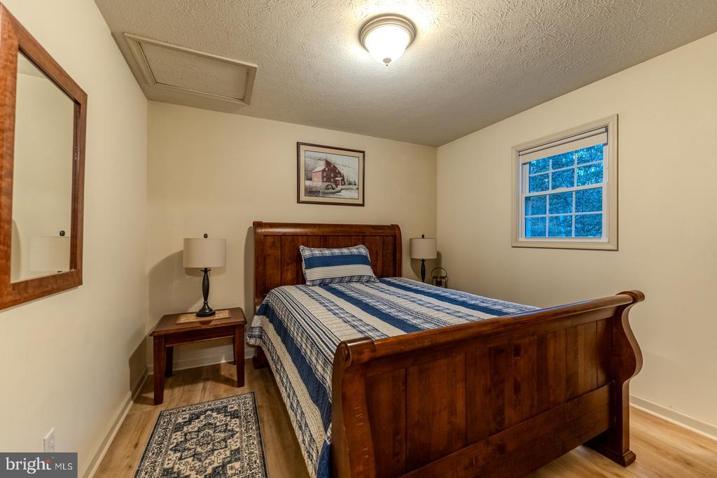 Paw Paw, West Virginia, 25434, United States, 3 Bedrooms Bedrooms, ,3 BathroomsBathrooms,Residential,For Sale,1989238