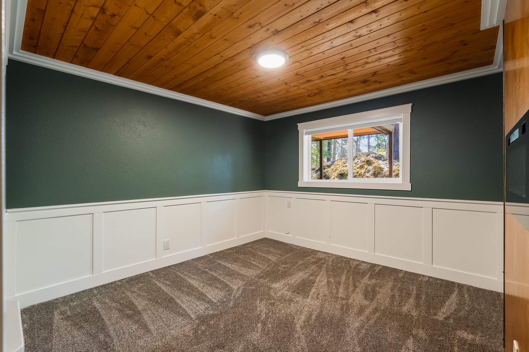  1023 N Crestline Dr - 物件實景