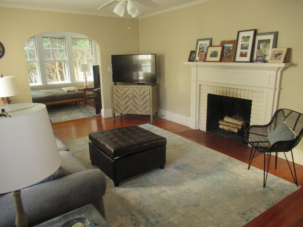 Salem, Massachusetts, 01970, United States, 4 Bedrooms Bedrooms, ,2 BathroomsBathrooms,Residential,For Sale,1846004