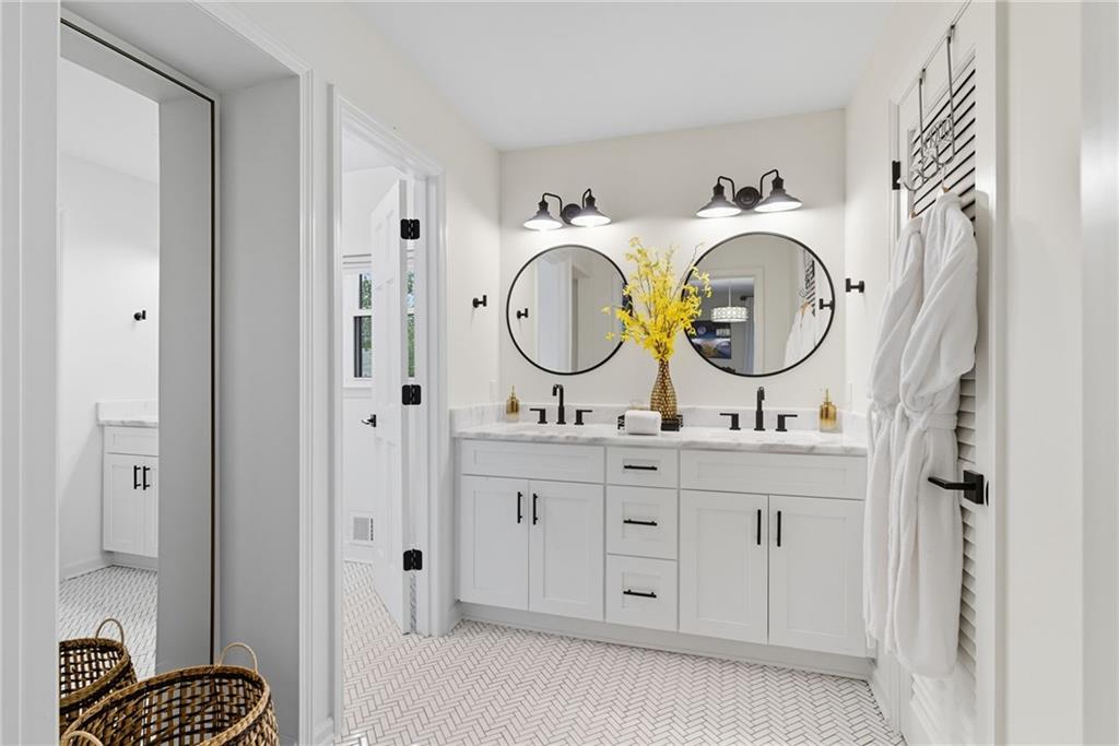 Alpharetta, Georgia, 30005, United States, 4 Bedrooms Bedrooms, ,6 BathroomsBathrooms,Residential,For Sale,1983404