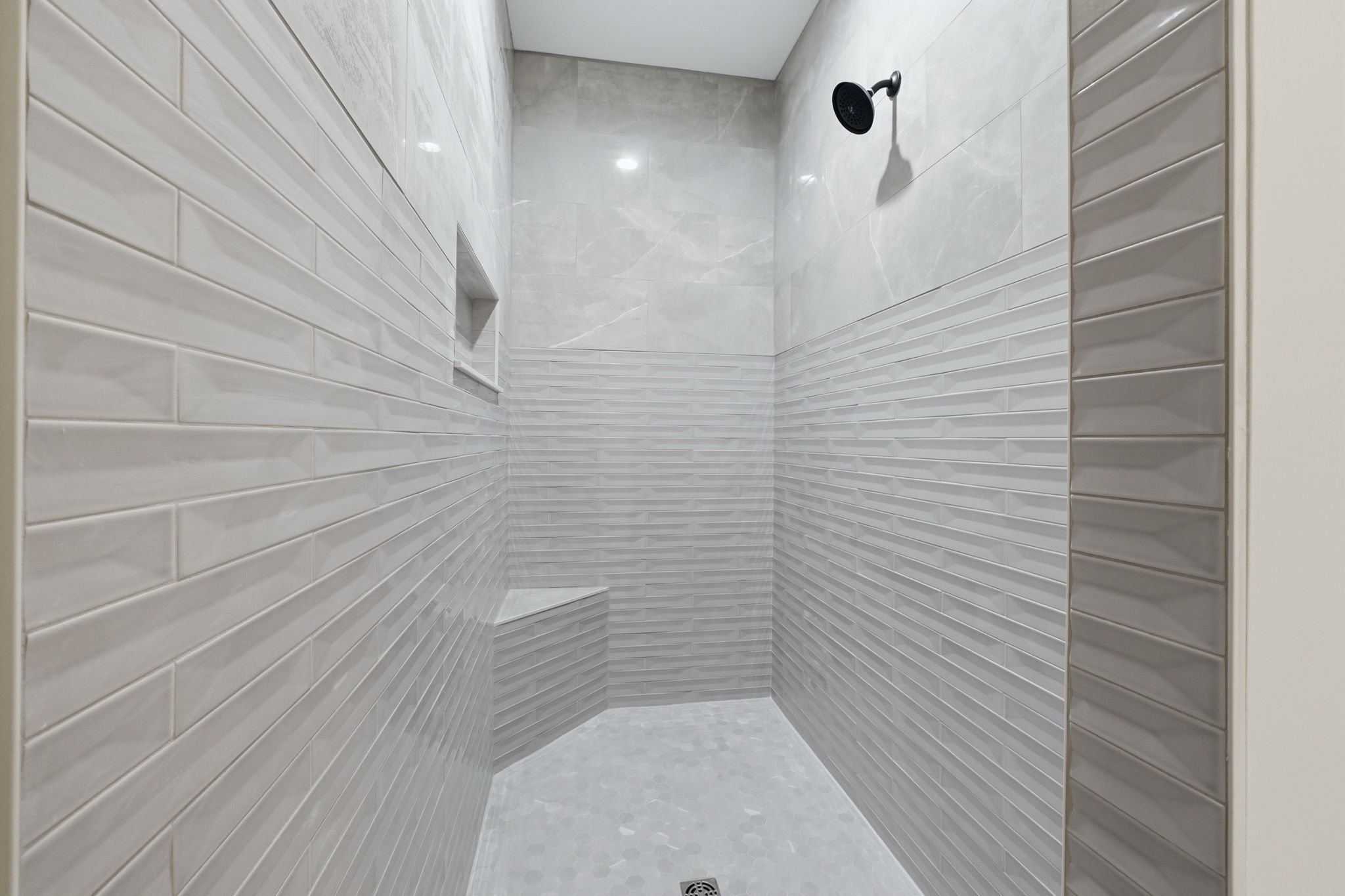  Brand New Three Bedroom Home on a Pond Lot - 物件實景