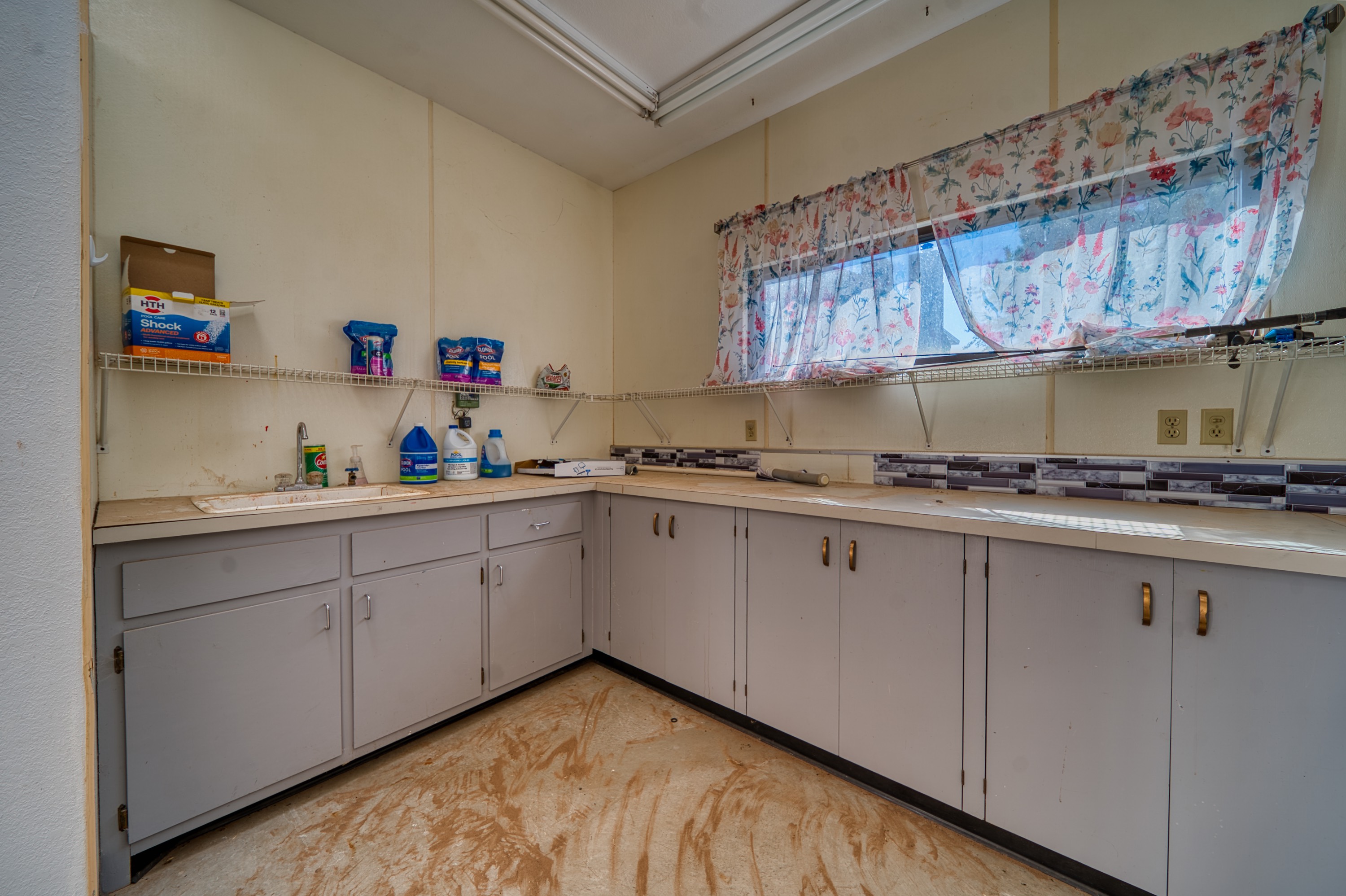 Carlsbad, New Mexico, 88220, United States, 4 Bedrooms Bedrooms, ,3 BathroomsBathrooms,Residential,For Sale,1974897