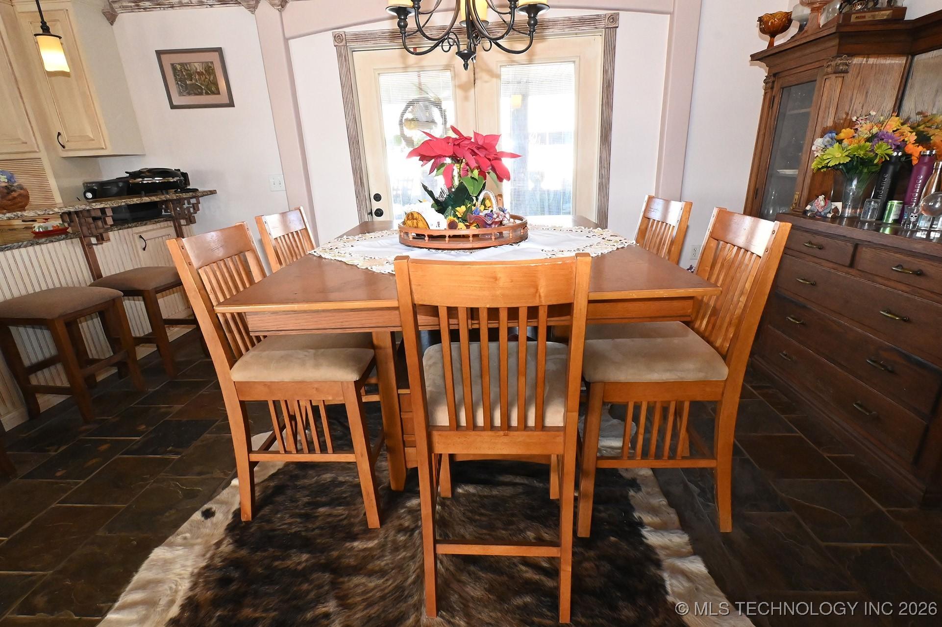 Sallisaw, Oklahoma, 74955, United States, 6 Bedrooms Bedrooms, ,4 BathroomsBathrooms,Residential,For Sale,2009244