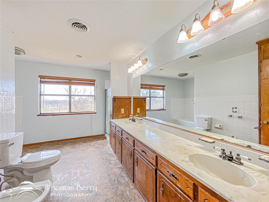 Stamford, Texas, 79553, United States, 3 Bedrooms Bedrooms, ,3 BathroomsBathrooms,Residential,For Sale,1696805