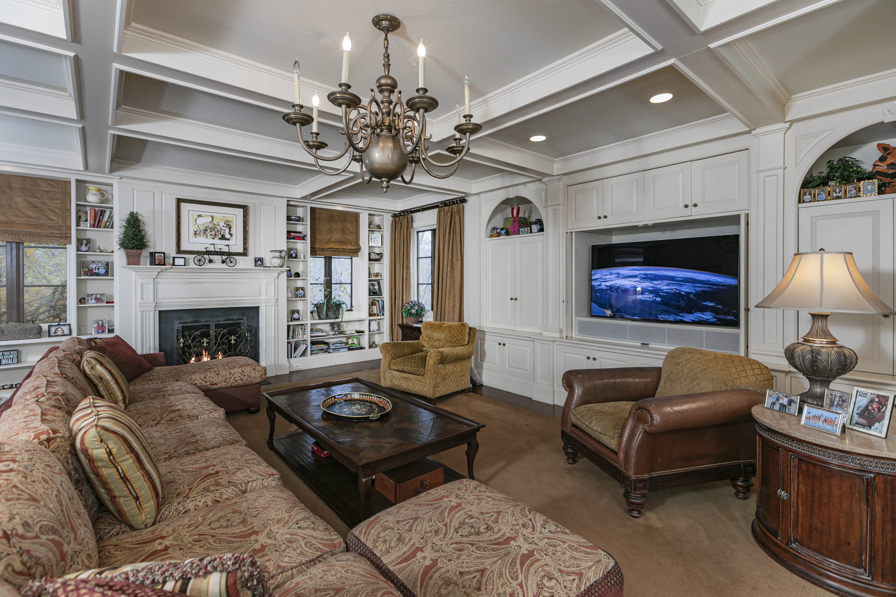  Iconic 1930s Princeton Estate with Pool, Home Theater, and Acreage - 物件實景