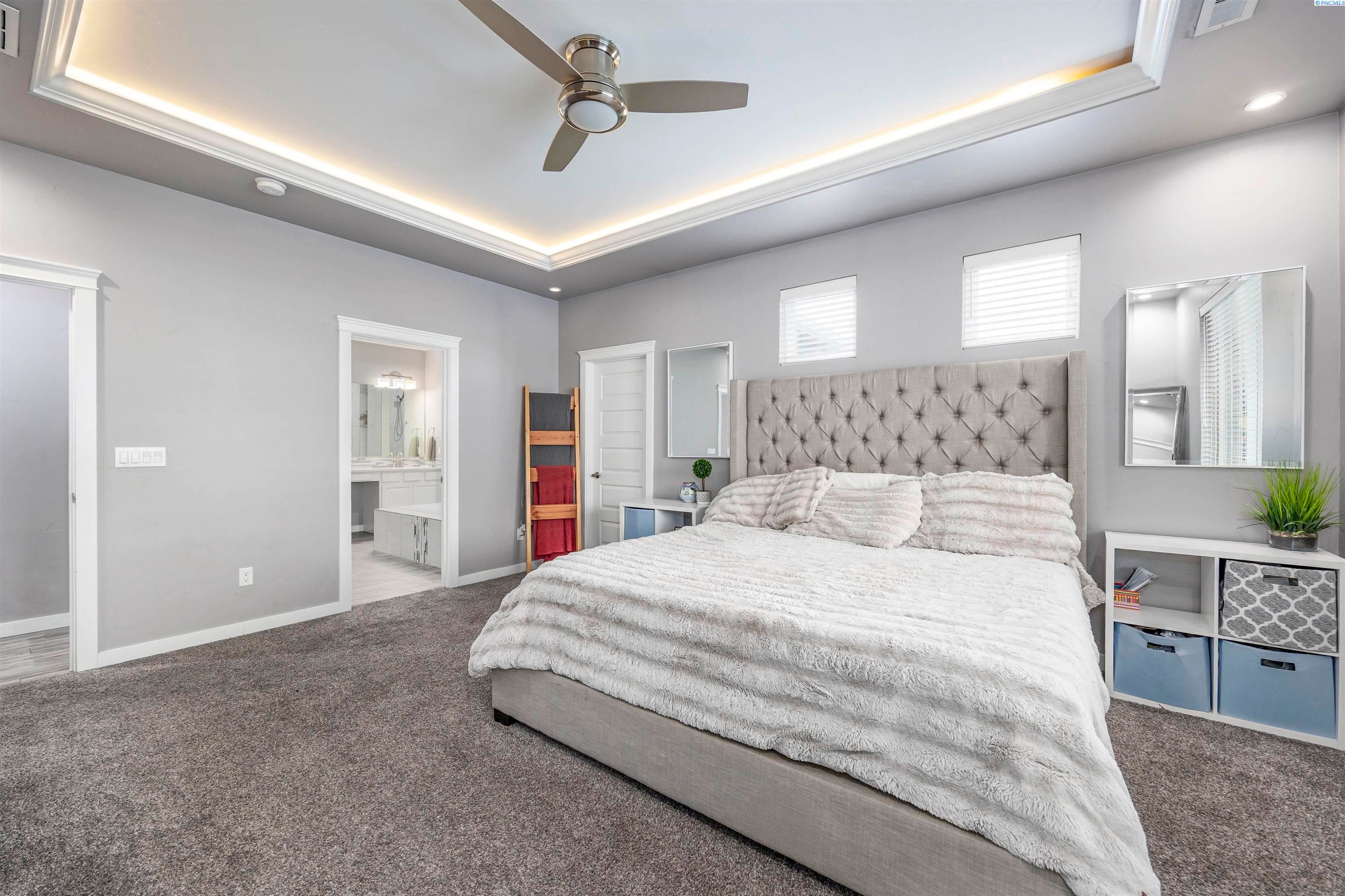 Pasco, Washington, 99301, United States, 6 Bedrooms Bedrooms, ,3 BathroomsBathrooms,Residential,For Sale,2005744