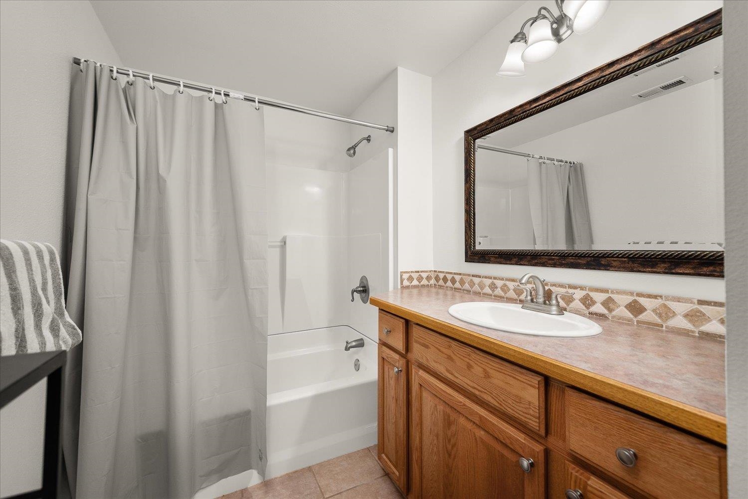 Spokane Valley, Washington, 99216, United States, 4 Bedrooms Bedrooms, ,3 BathroomsBathrooms,Residential,For Sale,1984886