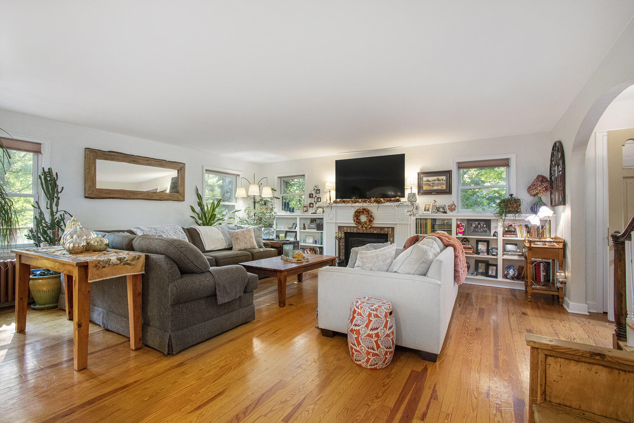 St. Joseph, Michigan, 49085, United States, 5 Bedrooms Bedrooms, ,4 BathroomsBathrooms,Residential,For Sale,1960550