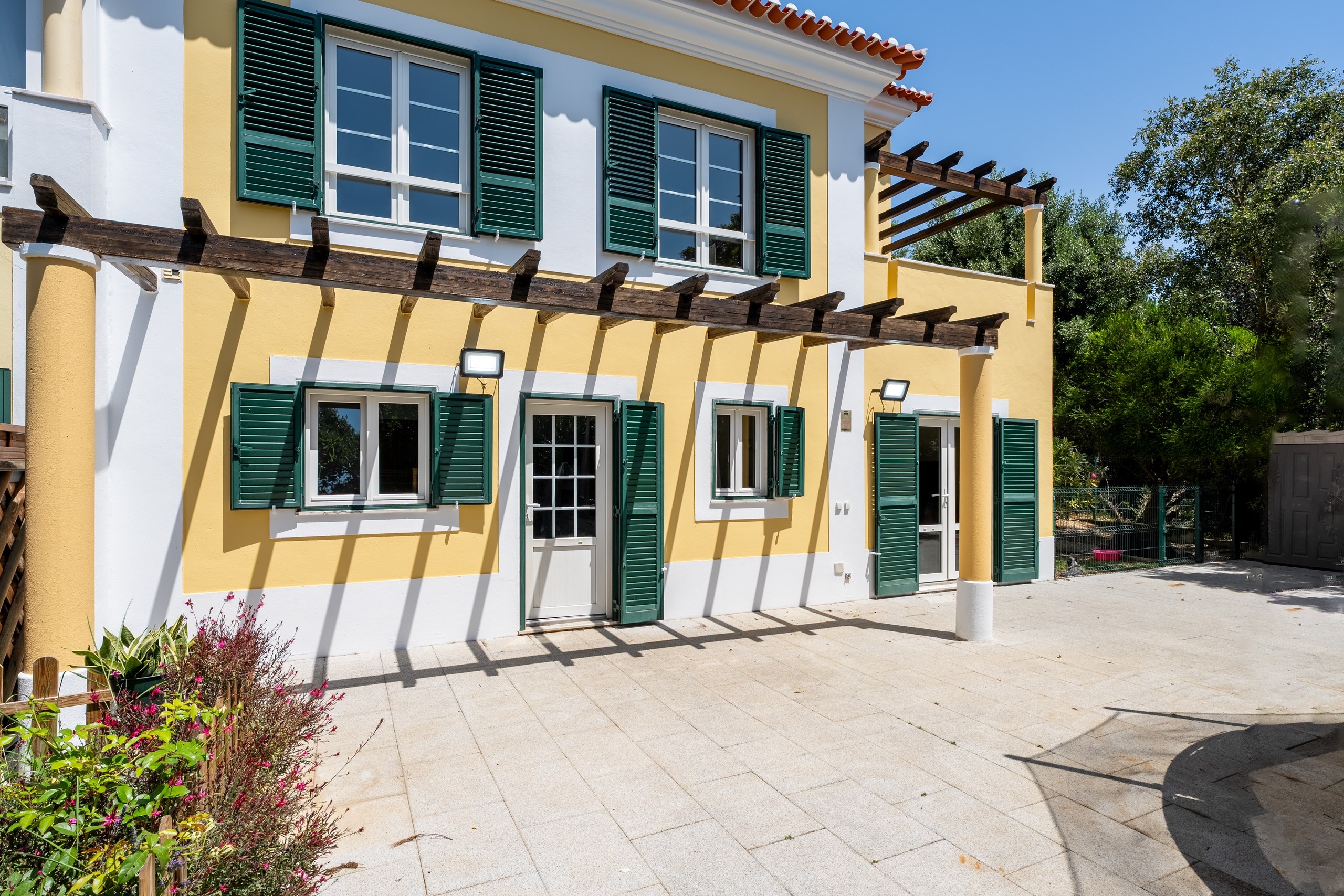 Cascais, Lisbon, 2750-642, PT, 4 Bedrooms Bedrooms, ,3 BathroomsBathrooms,Residential,For Sale,1989663