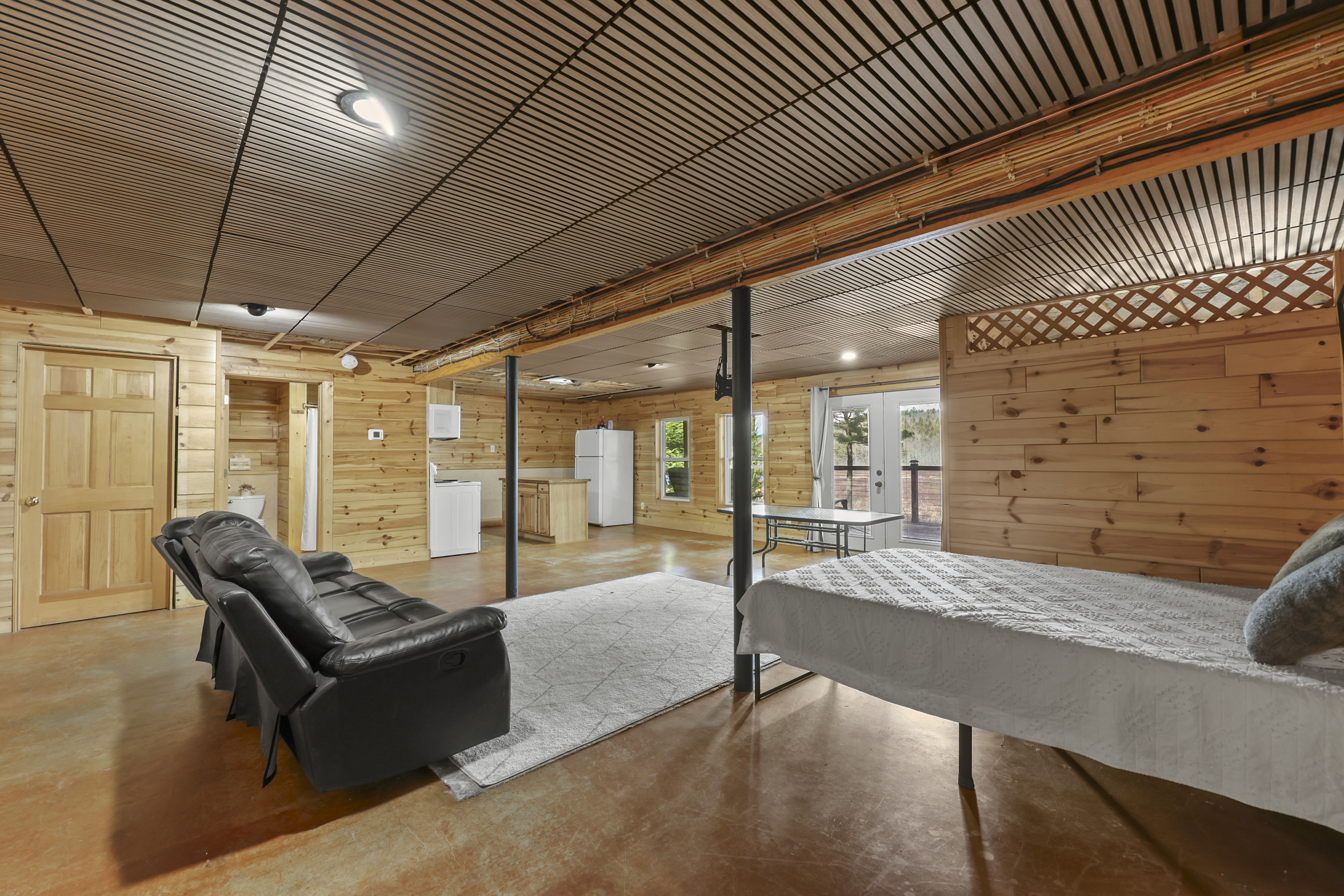  Berkshires Log Home Retreat with Wildlife Pond & Guest Apartment - 物件實景