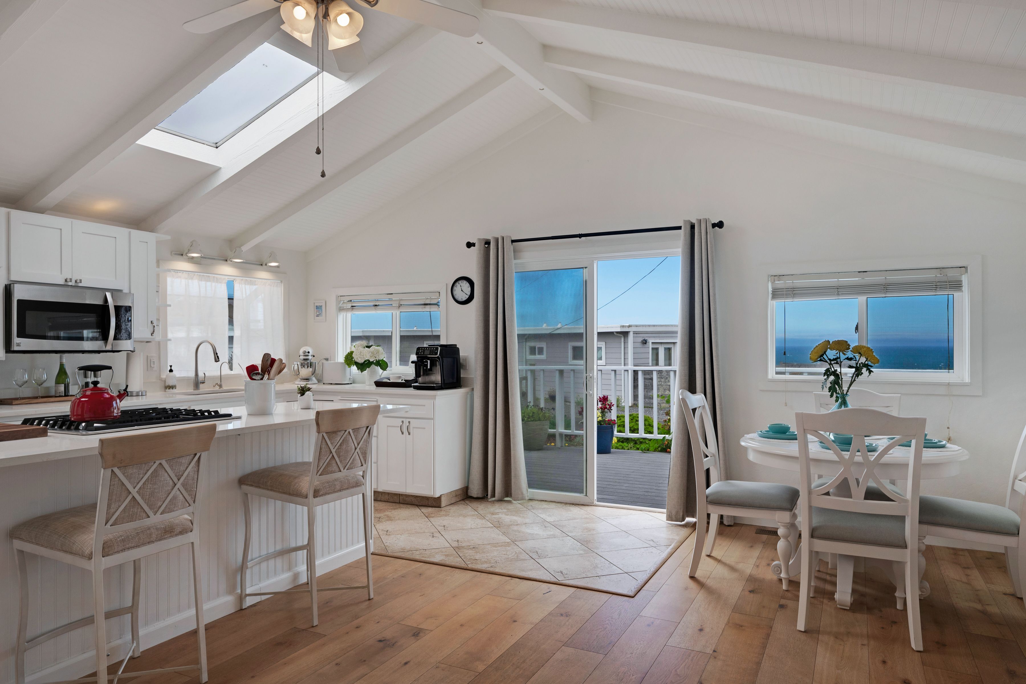  7036 Cliff Avenue, Bodega Bay, CA 94923 - 物件實景