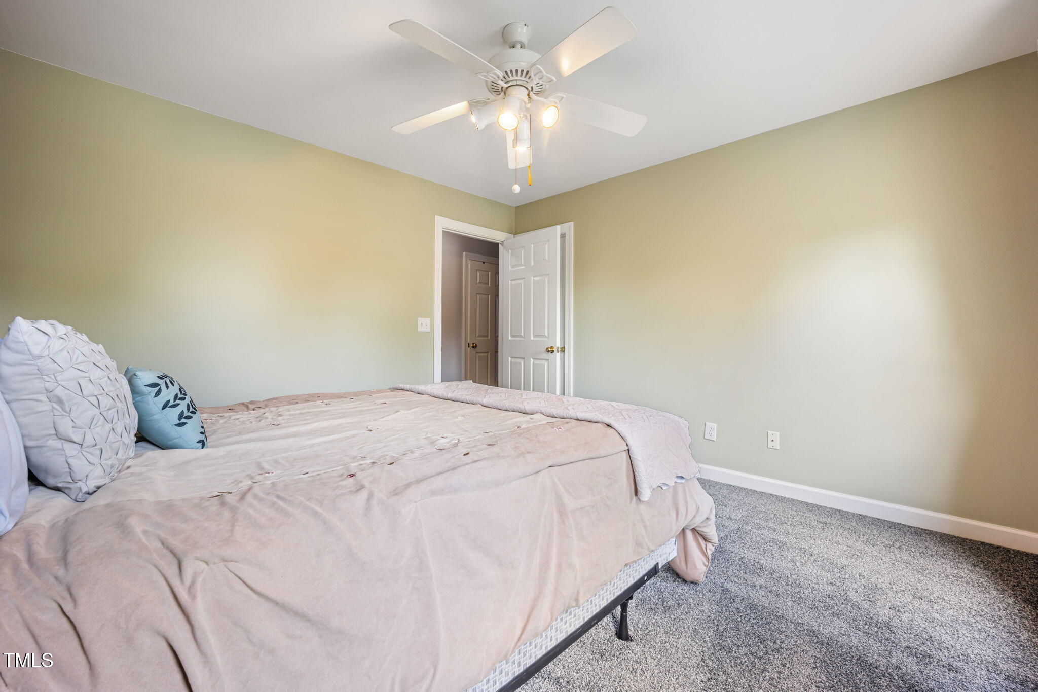 Apex, North Carolina, 27502, United States, 4 Bedrooms Bedrooms, ,3 BathroomsBathrooms,Residential,For Sale,1939175