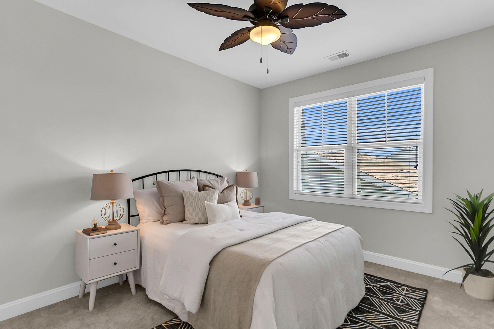 Mount Pleasant, South Carolina, 29466, United States, 4 Bedrooms Bedrooms, ,3 BathroomsBathrooms,Residential,For Sale,1900644