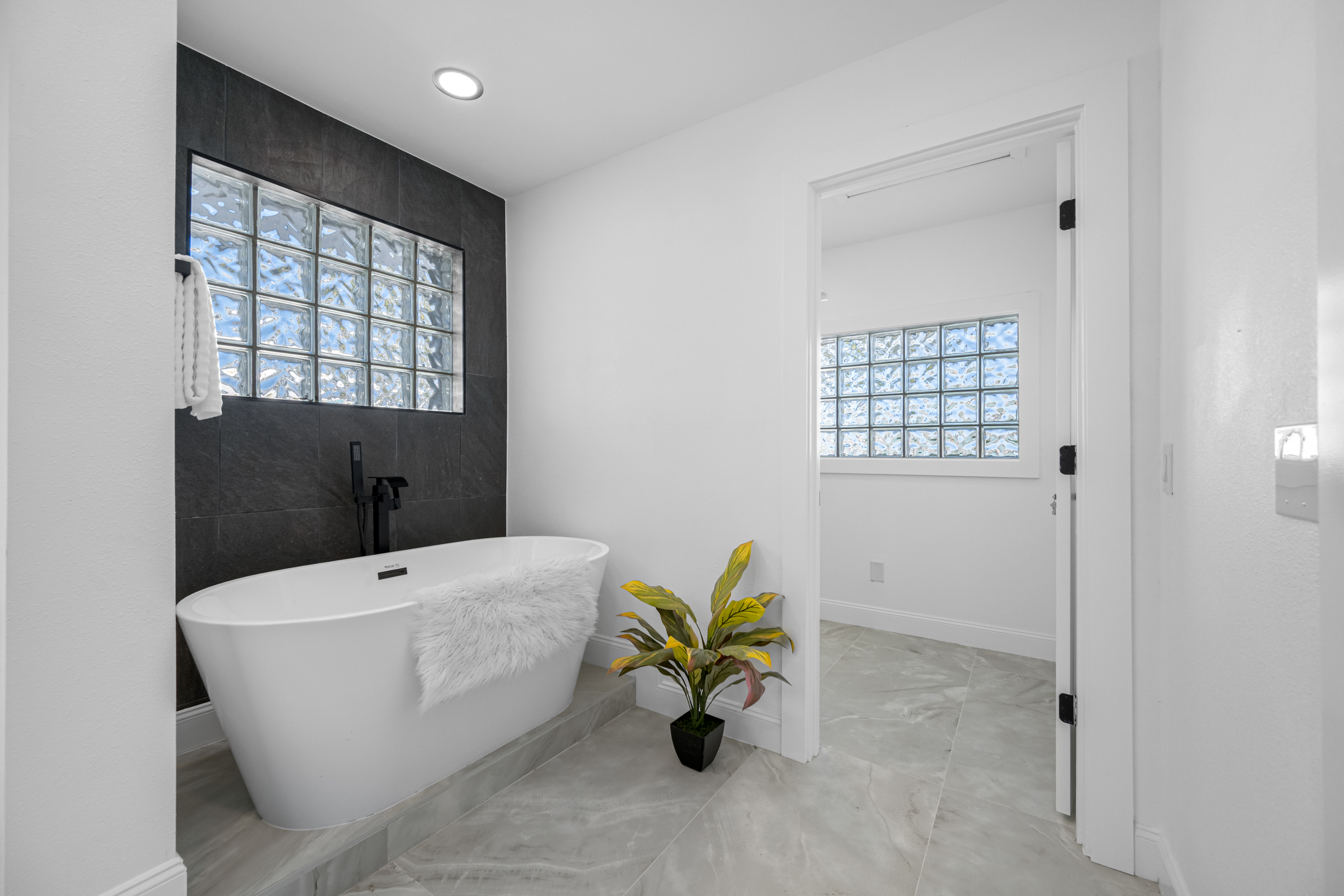 St Petersburg, Florida, 33707, United States, 3 Bedrooms Bedrooms, ,3 BathroomsBathrooms,Residential,For Sale,2017705