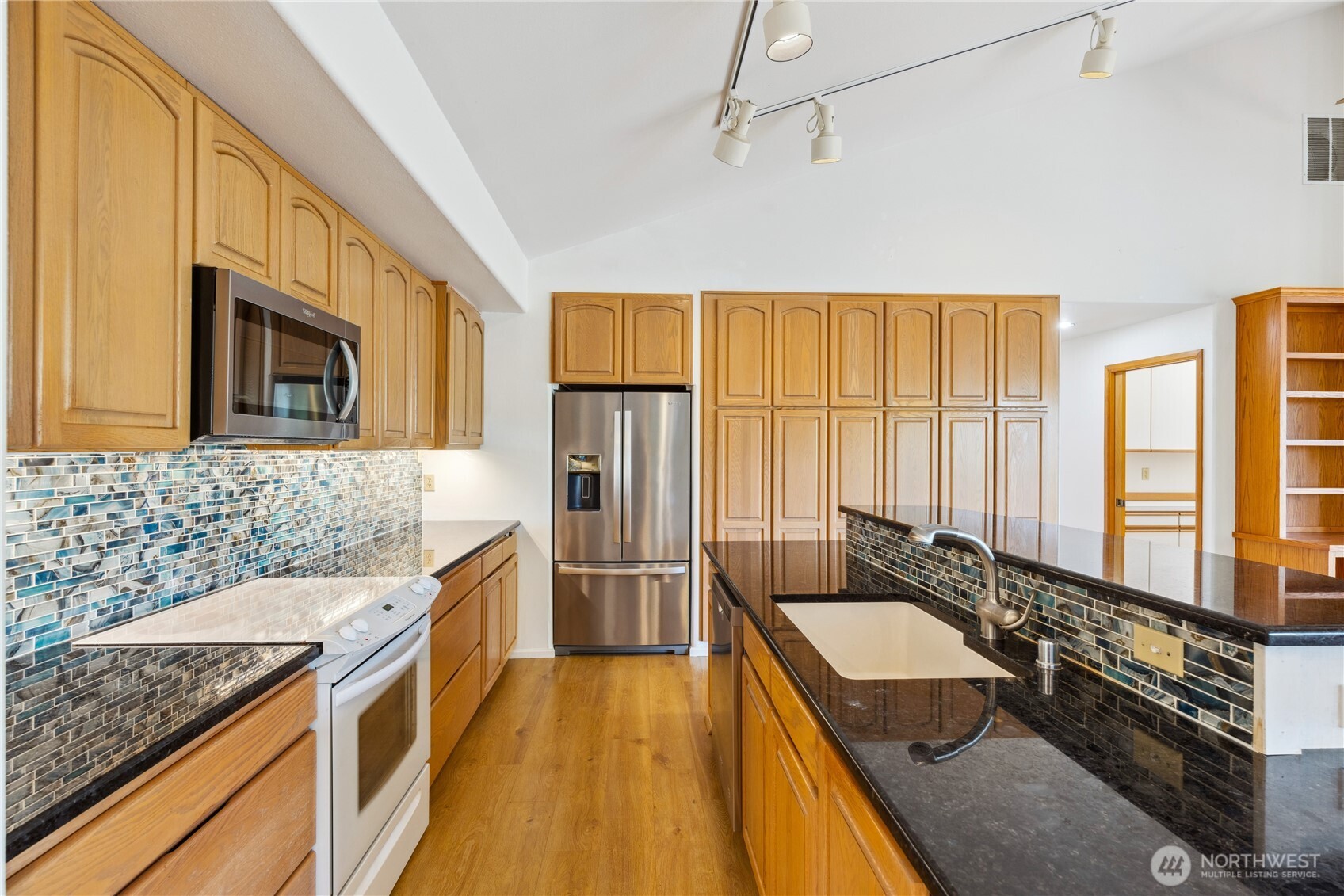 Anacortes, Washington, 98221, United States, 3 Bedrooms Bedrooms, ,1 BathroomBathrooms,Residential,For Sale,1875687