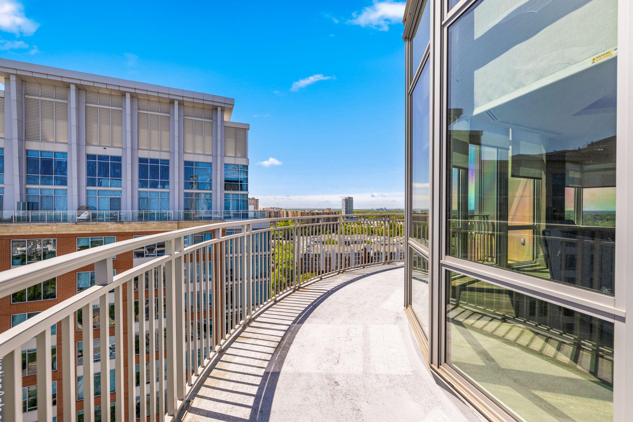  8220 Crestwood Heights Drive, Mclean, VA, 22102 - 物件實景