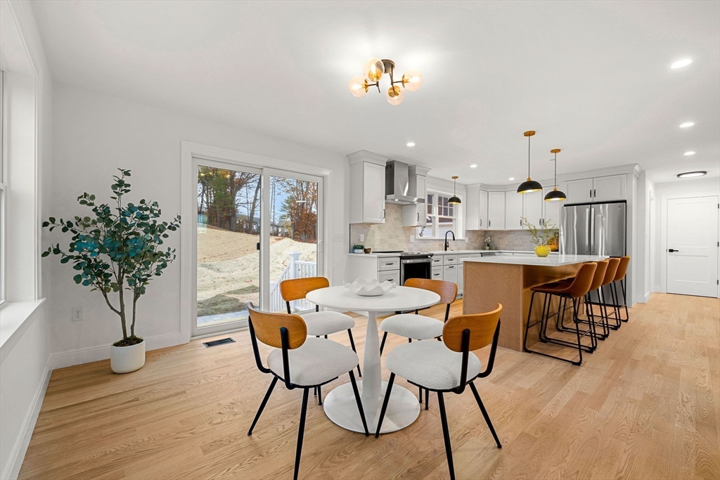 Haverhill, Massachusetts, 01830, United States, 4 Bedrooms Bedrooms, ,4 BathroomsBathrooms,Residential,For Sale,1993462