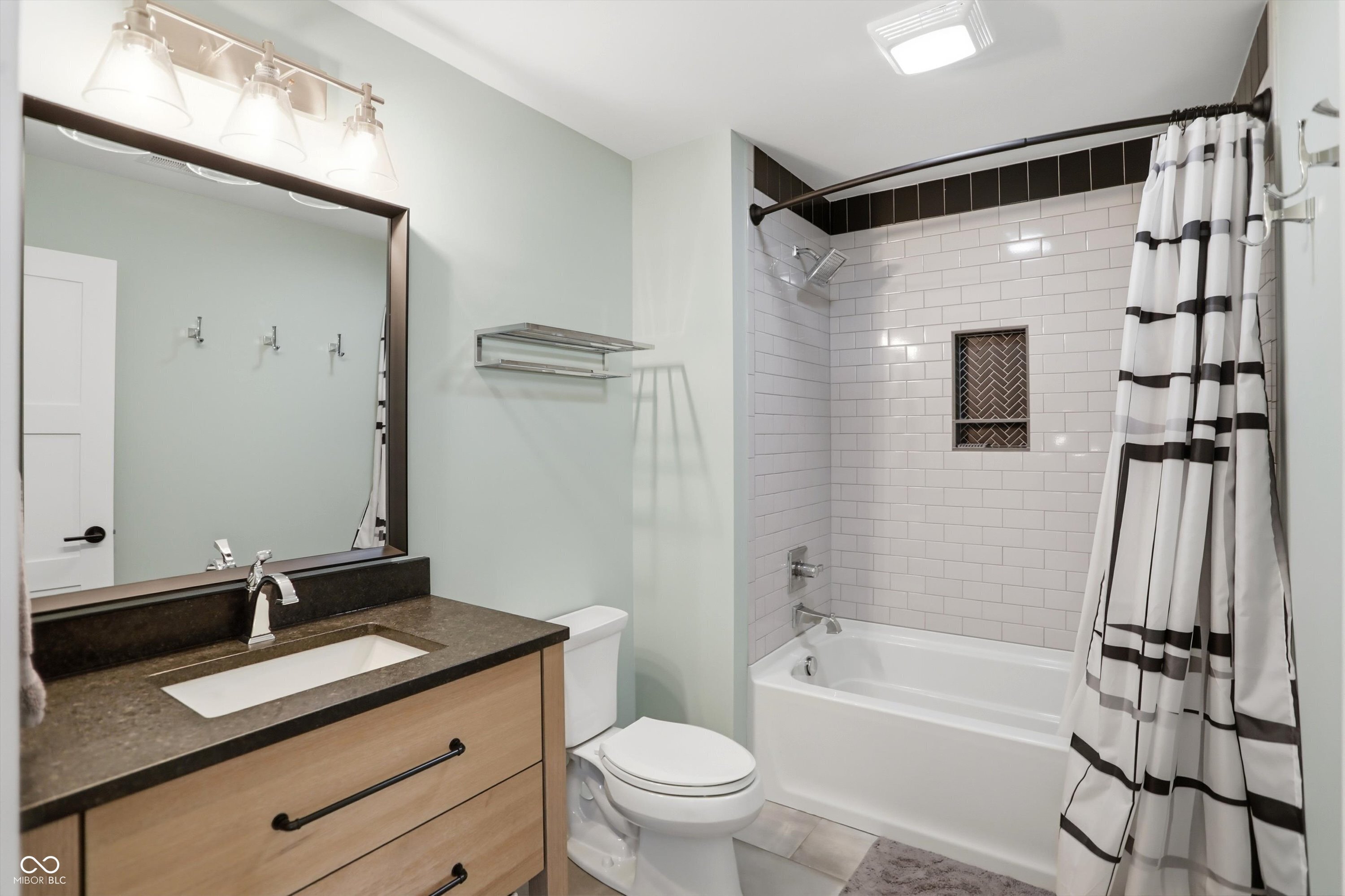 Carmel, Indiana, 46033, United States, 5 Bedrooms Bedrooms, ,5 BathroomsBathrooms,Residential,For Sale,2001203